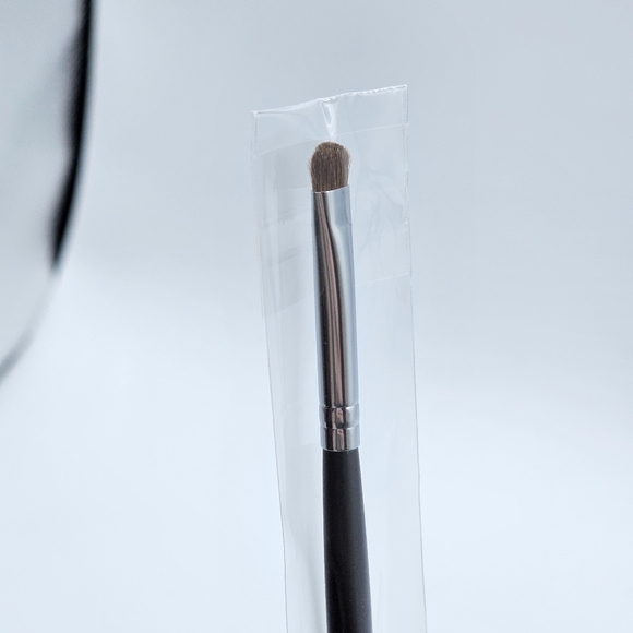 Morphe M213 Smudger Eyeliner Brush - Picture 5 of 5